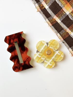 Feral Notions Retro Flower Thread Cutter